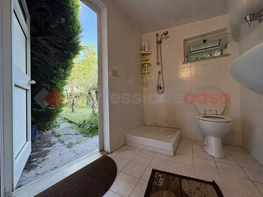 Immagine 30 di Baita in vendita  in Viale EUROPA, 267 a Terracina