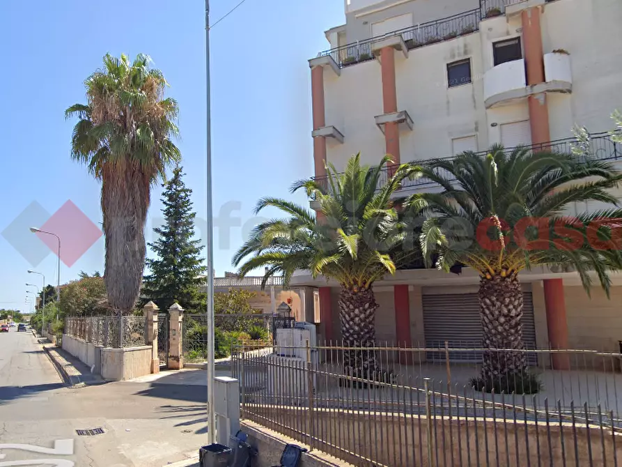 Immagine 1 di Magazzino in vendita  in Via CONVERSANO, . a Turi