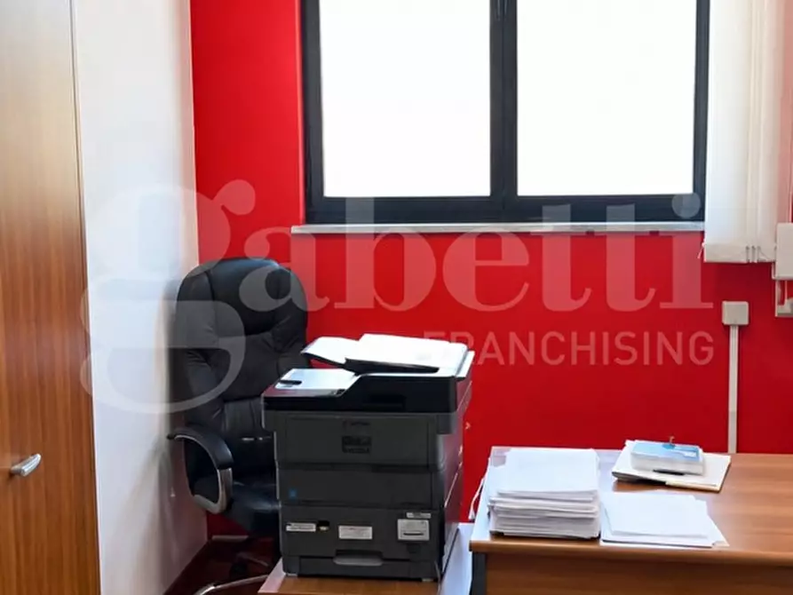 Immagine 3 di Ufficio in affitto  in Via Ferrante Imparato, 190 a Napoli
