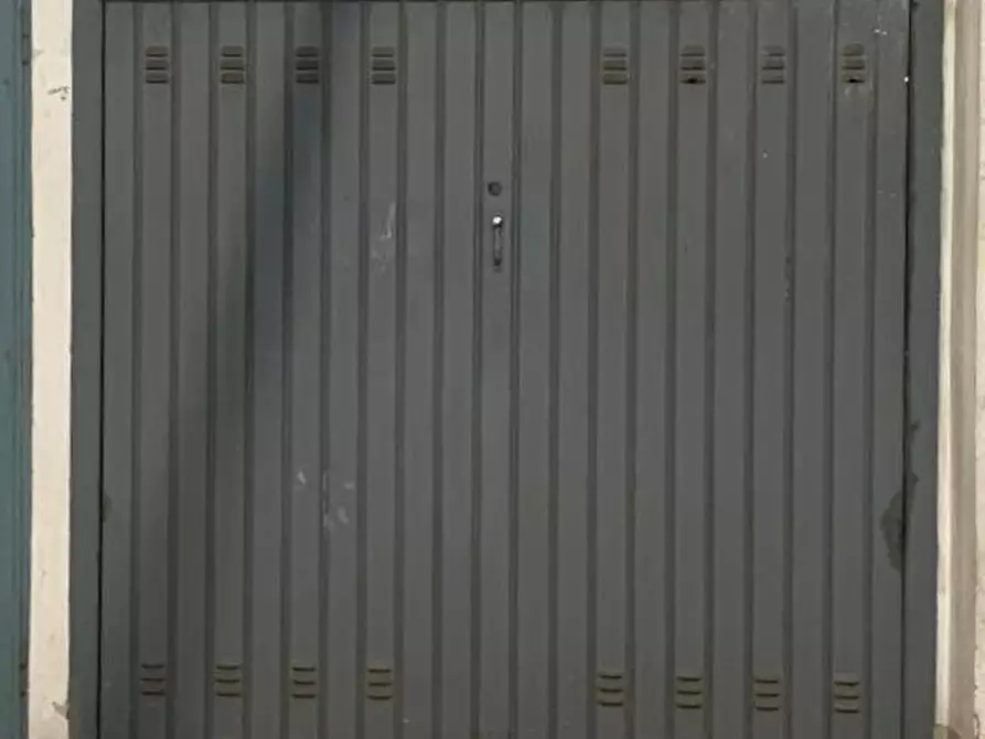 Immagine 7 di Box auto in vendita  in Viale Roma, 7 a Bologna