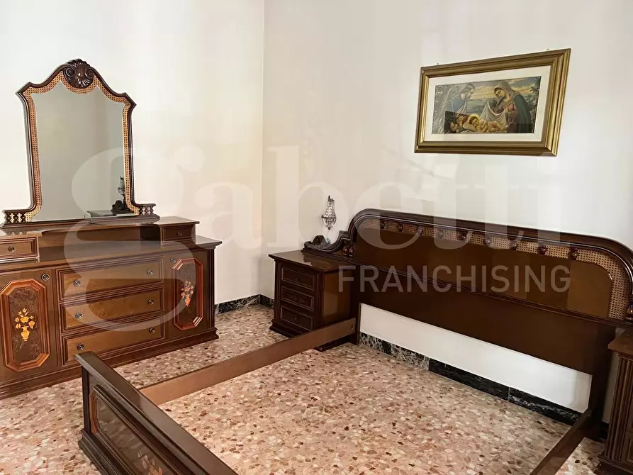 Immagine 17 di Palazzo in vendita  in Via CATULLO, 3 a Grottaglie