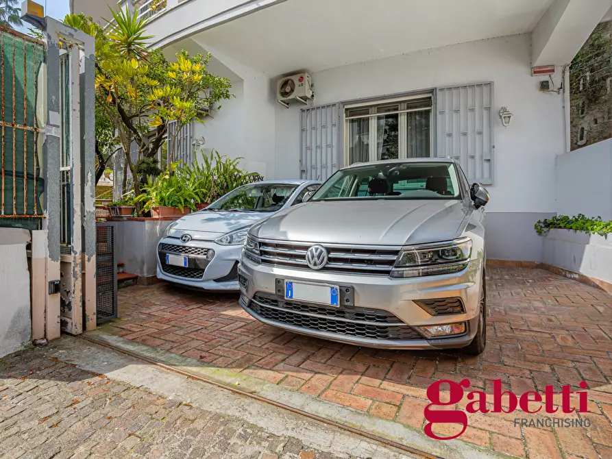 Immagine 27 di Appartamento in vendita  in Via Torquato Tasso, 343 a Napoli