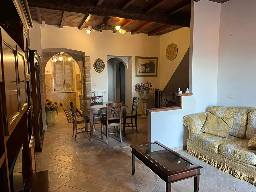 Immagine 1 di Appartamento in vendita  in Piazza Indipendenza, 8 a Sezze