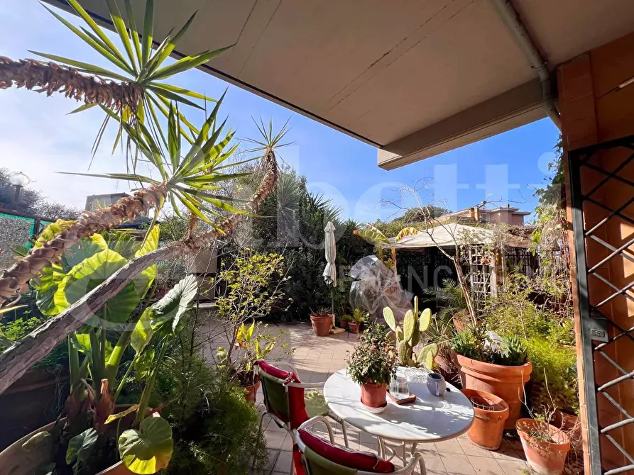 Immagine 15 di Appartamento in vendita  in Via del Fontanile Arenato, 310 a Roma