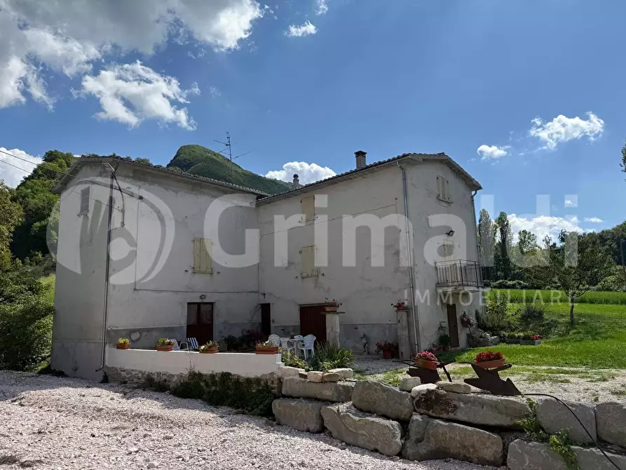 Immagine 6 di Casa indipendente in vendita  in Strada statale flaminia a Scheggia E Pascelupo