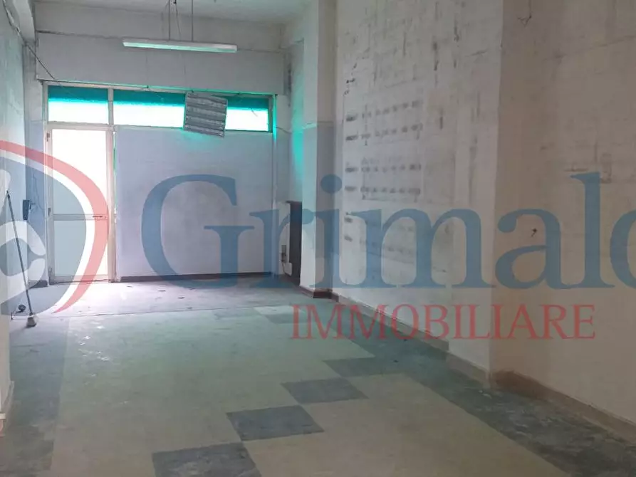 Immagine 6 di Negozio in vendita  in Via Garibaldi, 130 a Messina