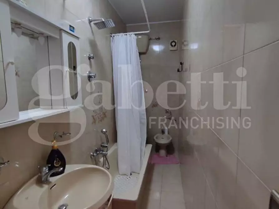 Immagine 25 di Appartamento in vendita  in Corso Umberto I, 178 a Torre Annunziata