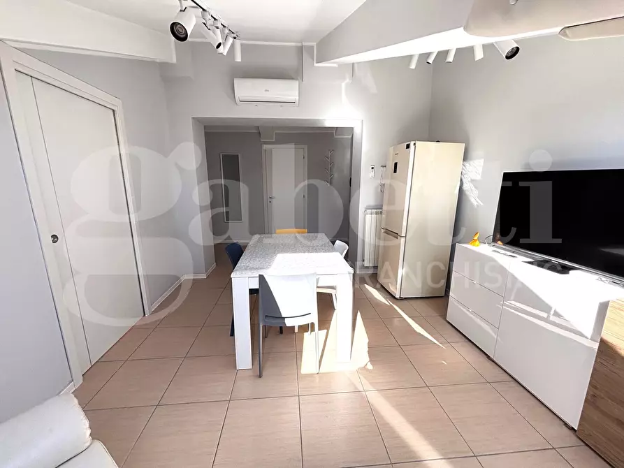 Immagine 3 di Appartamento in vendita  in Corso Giuseppe Garibaldi a Napoli