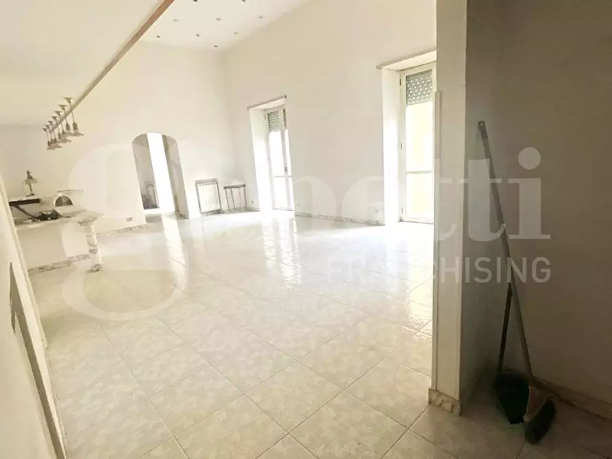 Immagine 6 di Appartamento in vendita  in Via San Carlo Alle Mortelle a Napoli