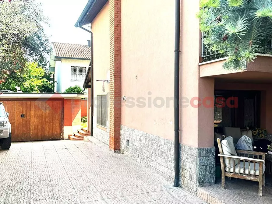 Immagine 9 di Appartamento in vendita  in Via cavour, 8 a Locate Di Triulzi