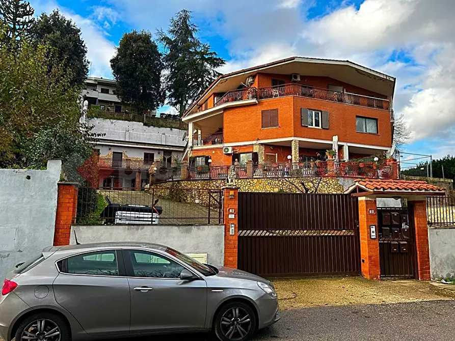 Immagine 23 di Palazzo in vendita  in Via del Pecile a Tivoli