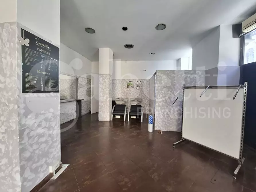 Immagine 4 di Negozio in affitto  in Via Umbertino Carrara, snc a Sora