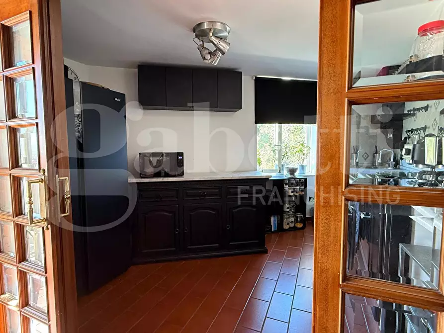 Immagine 9 di Appartamento in vendita  in Via Girolamo Santa Croce, 15 a Napoli