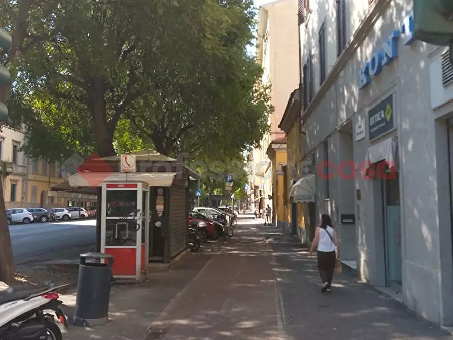 Immagine 5 di Negozio in vendita  in Via MARCONI a Firenze