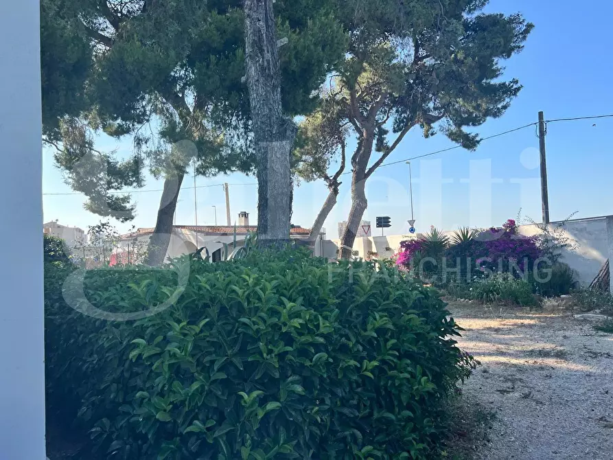 Immagine 8 di Ufficio in vendita  in Via ALBERTO SORDI, 4600 a Taranto