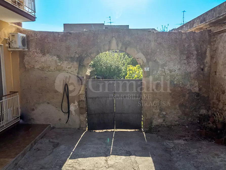 Immagine 10 di Rustico / casale in vendita  in Via GIUSTI, 1 a Avola