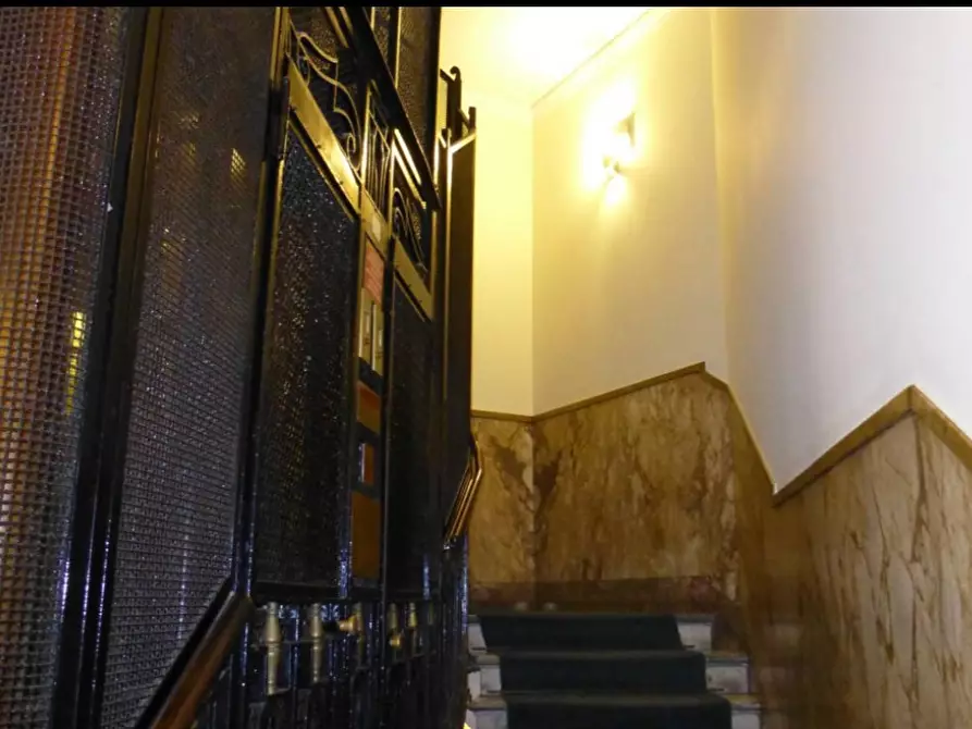 Immagine 2 di Ufficio in affitto  in Via Degli Omenoni, 2 a Milano
