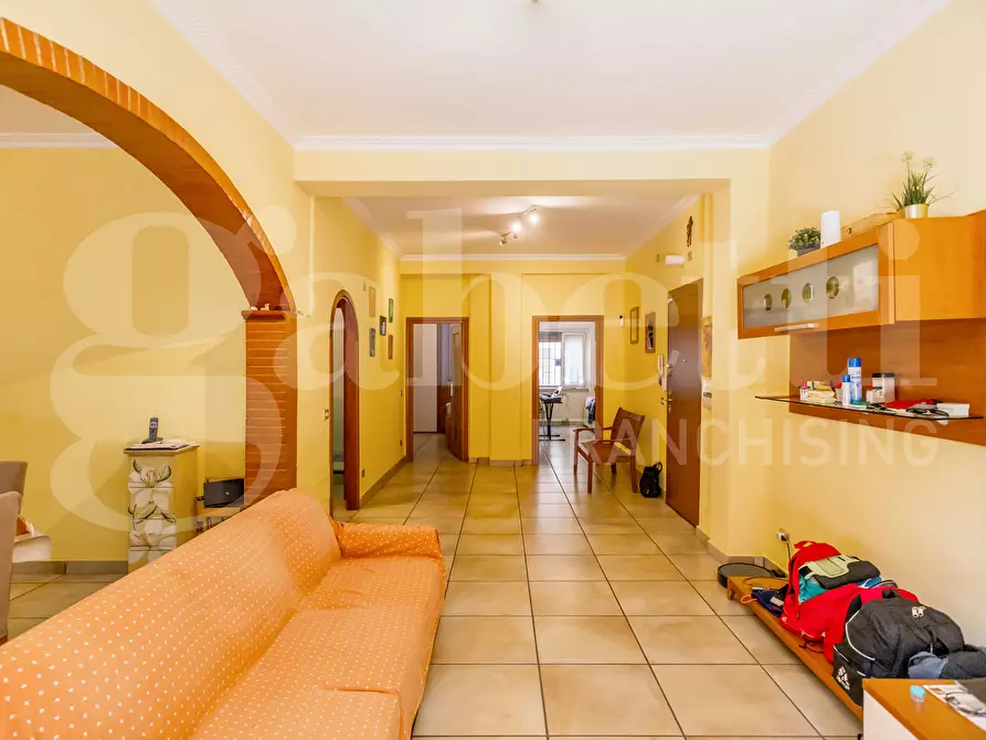 Immagine 4 di Appartamento in vendita  in Via Lucio II a Roma