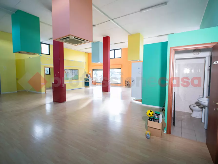 Immagine 10 di Attività commerciale in vendita  in Via Osteria della Fontana, 11 a Anagni