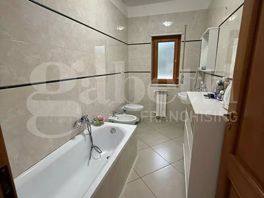 Immagine 4 di Appartamento in vendita  in Via Gugliemo Marconi, 145 a Lamezia Terme