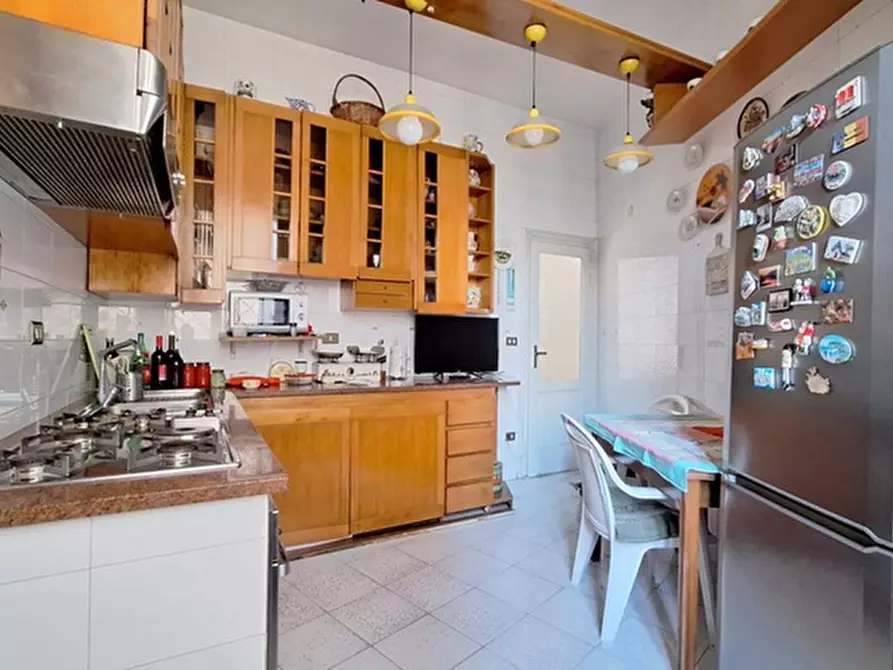 Immagine 8 di Appartamento in vendita  in Corso Umberto I a Napoli