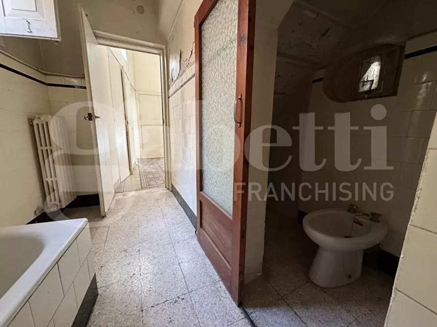 Immagine 20 di Appartamento in vendita  in Via Corte dei Guarini, 11 a Lecce