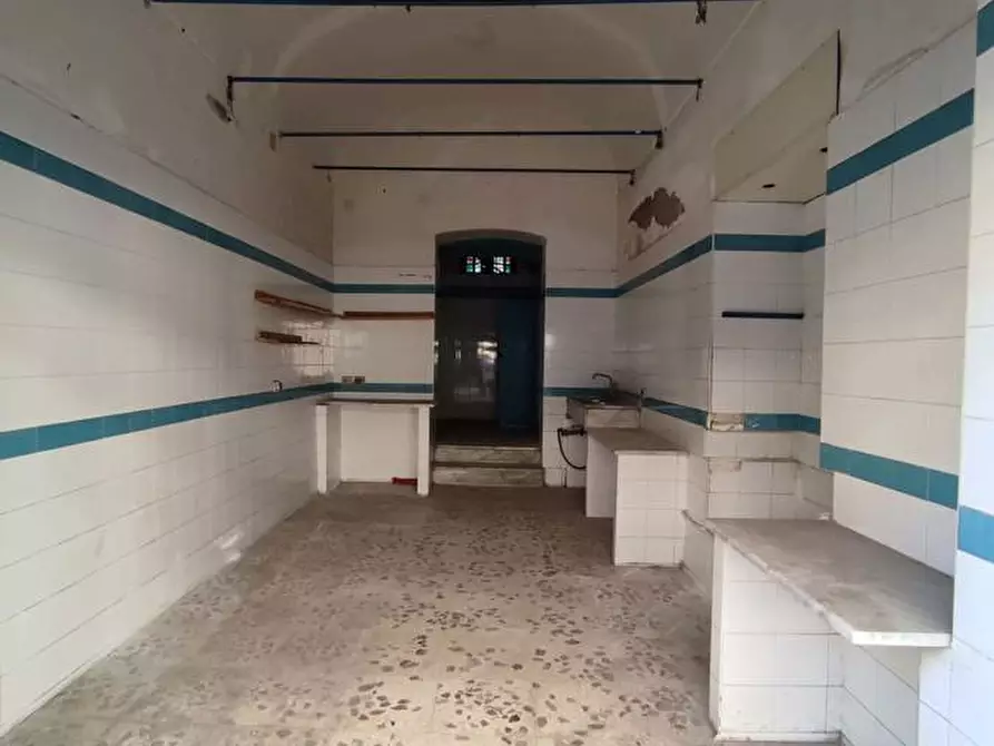 Immagine 4 di Negozio in vendita  in Corso Umberto I, 279 a Torre Annunziata