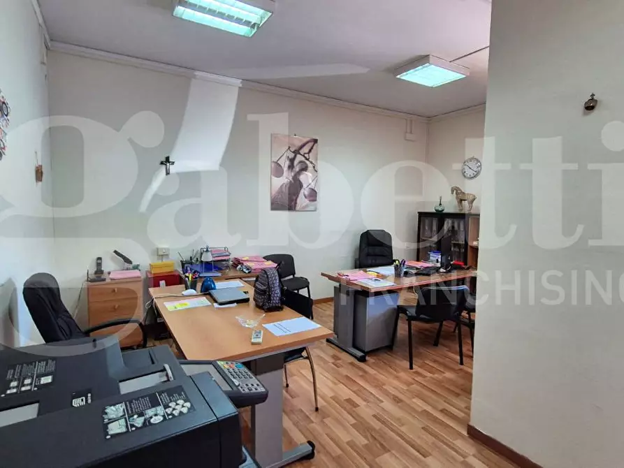 Immagine 9 di Ufficio in vendita  in Via Gambardella, 16 a Torre Annunziata
