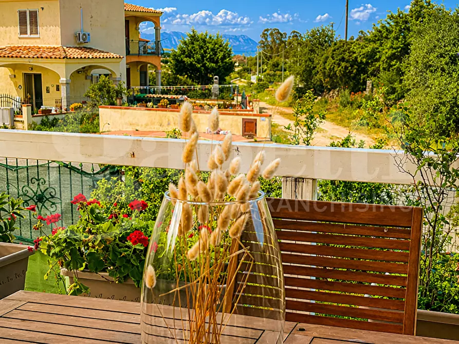 Immagine 36 di Appartamento in vendita  in Via Agamennone, 48 a Budoni