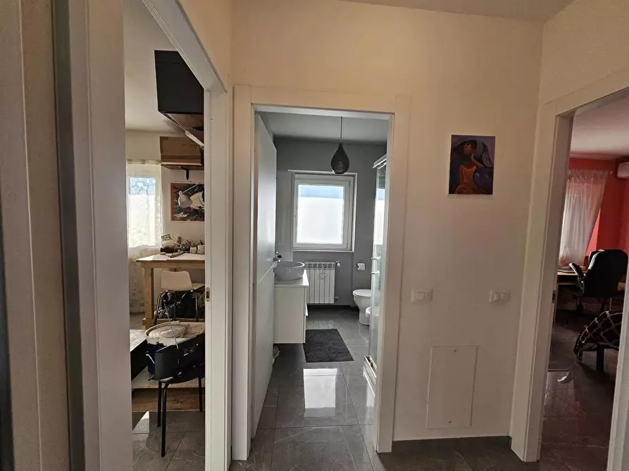 Immagine 14 di Appartamento in vendita  in Via UNGARETTI, 2 a Inverno E Monteleone