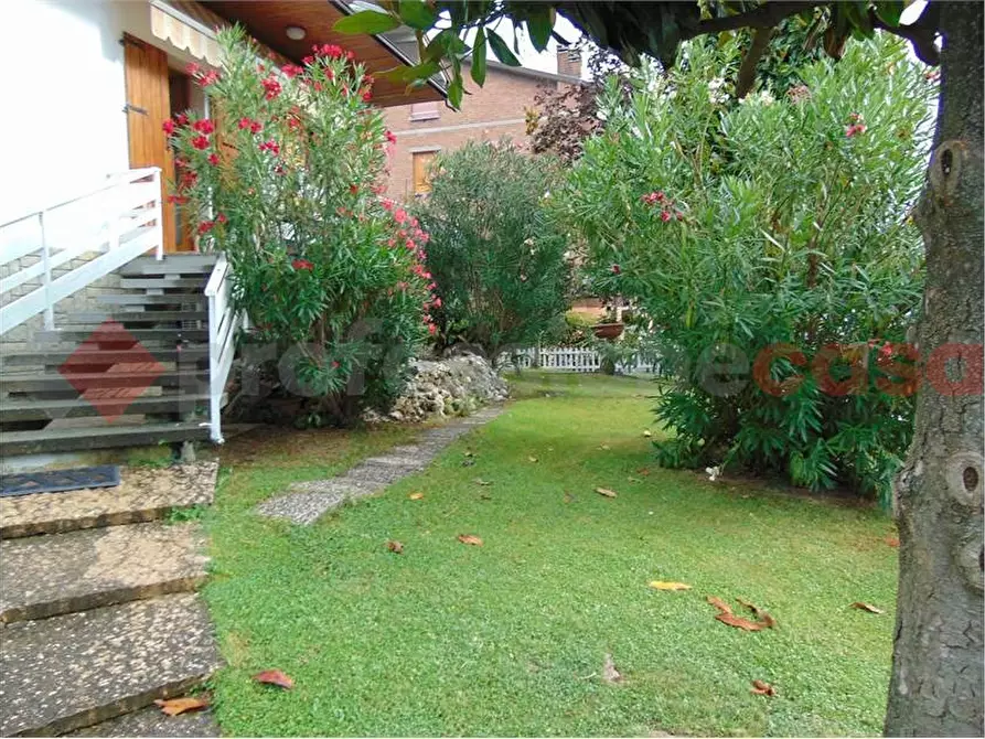 Immagine 10 di Casa bifamiliare in vendita  in Via Michelangelo Bonarroti a Scandiano