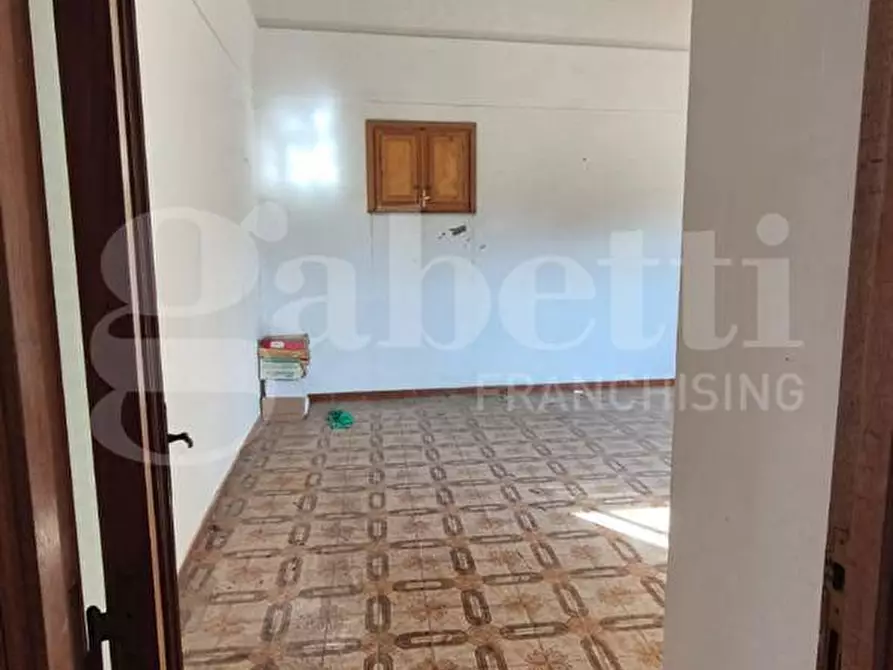 Immagine 32 di Palazzo in vendita  in Via L. Giordano, 38 a Boscotrecase