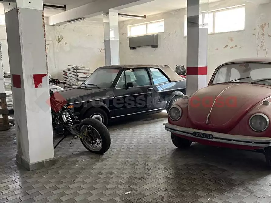 Immagine 19 di Negozio in vendita  in Via Giuseppe Di Vittorio, snc a Ostuni