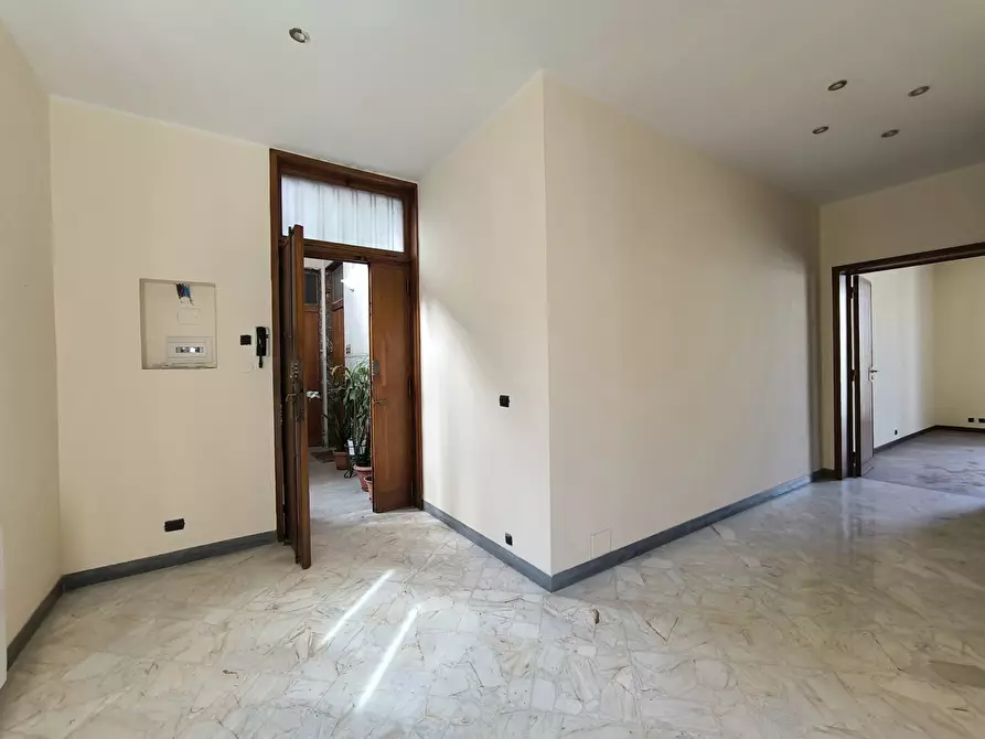 Immagine 4 di Appartamento in vendita  in Via Garibaldi, 170 a Messina