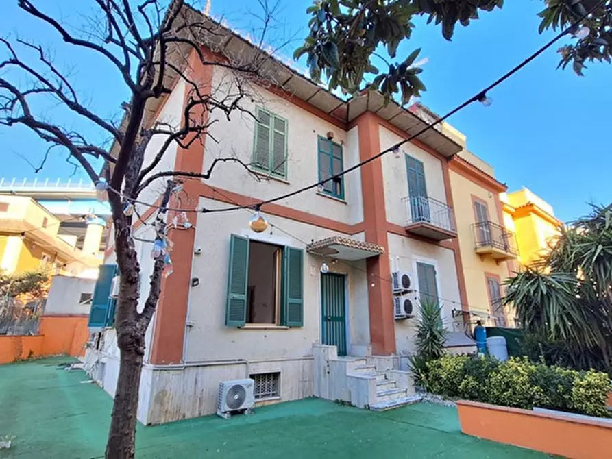 casa indipendente in vendita a Napoli in zona Mercato