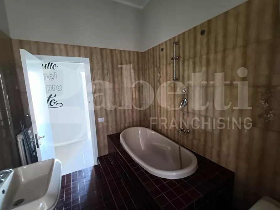 Immagine 14 di Appartamento in affitto  in Piazza Stocco, 10 a Catanzaro