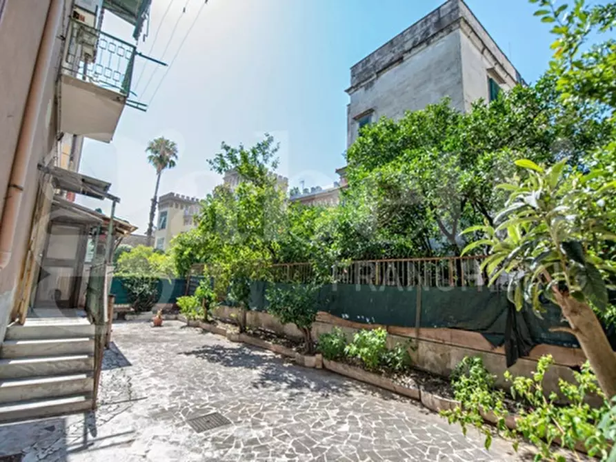 Immagine 4 di Villa in vendita  in Via Carlo de Marco a Napoli