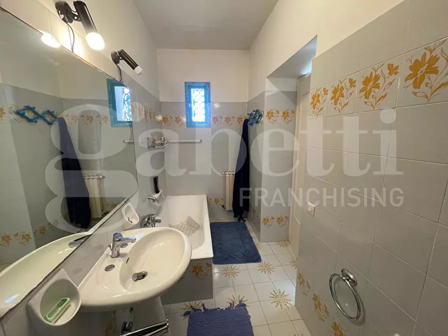Immagine 11 di Appartamento in vendita  in Via Angioina, 25 a Gaeta