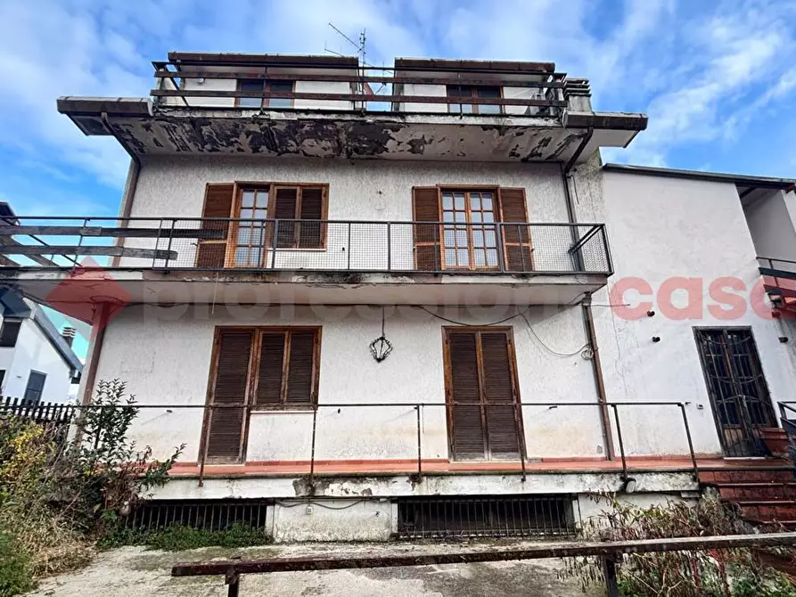 Immagine 2 di Villa in vendita  in Via Villini, 21 a Alatri