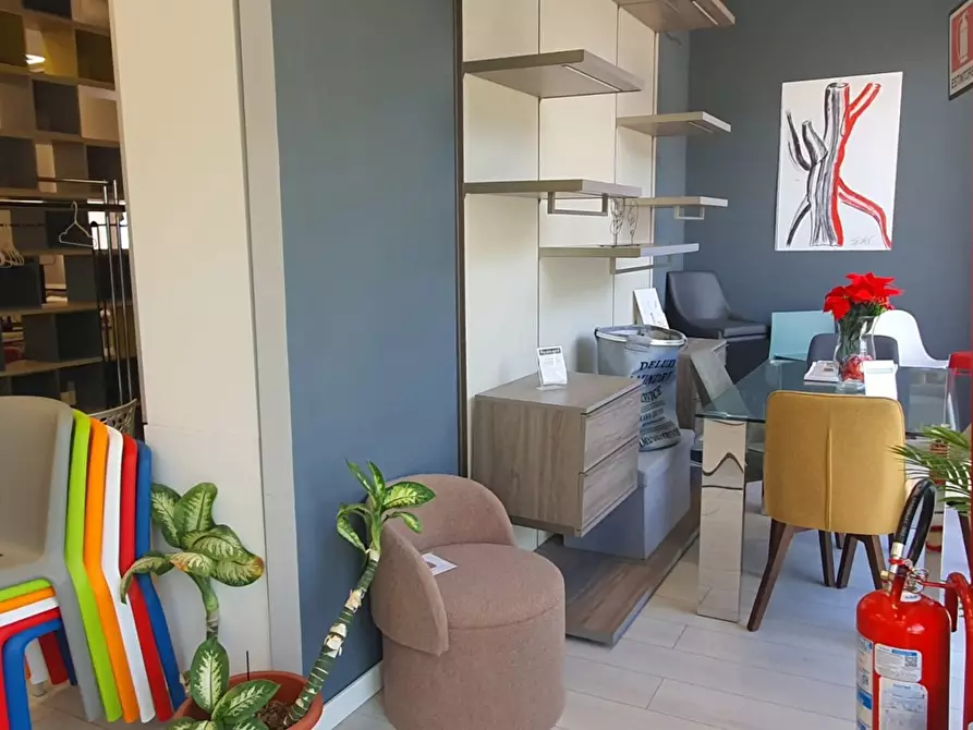 Immagine 3 di Negozio in vendita  in Via Danimarca a Palermo