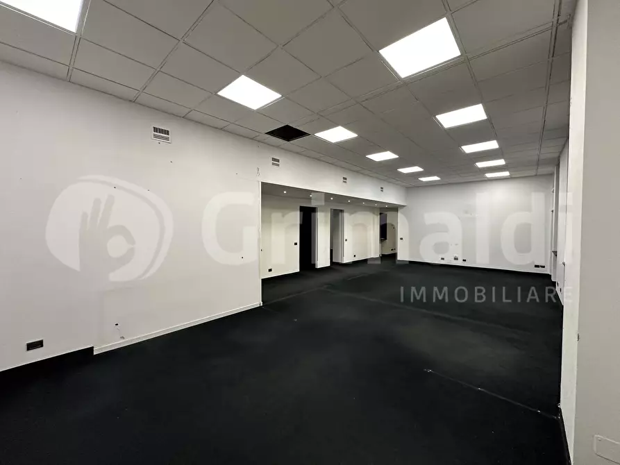 Immagine 19 di Ufficio in affitto  in Via antonio Canova, 19 a Milano