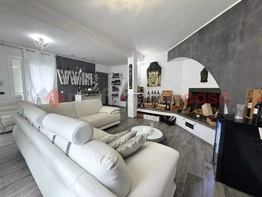 Immagine 7 di Villa in vendita  in Via BARTOLENA a Livorno