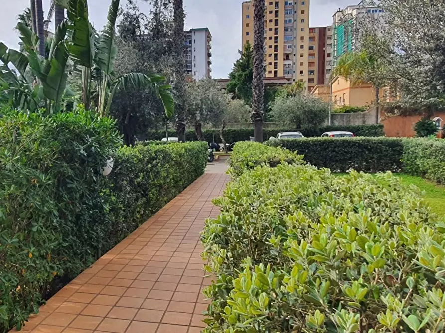 Immagine 2 di Appartamento in vendita  in Via dei quartieri a Palermo