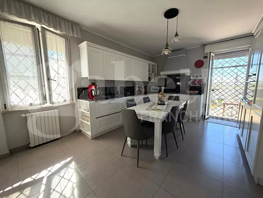 Immagine 7 di Casa bifamiliare in vendita  in Strada della Cava, 11 a Latina