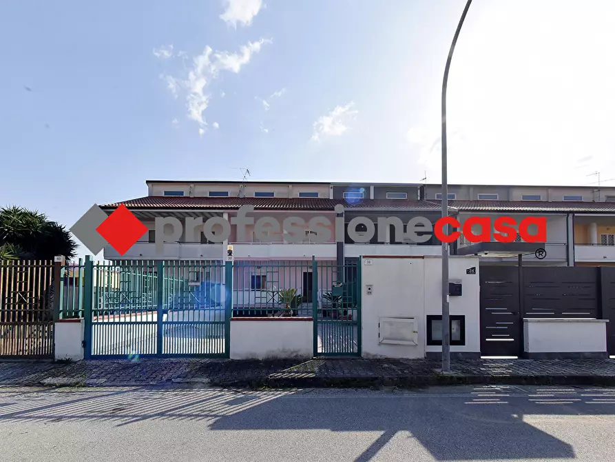 Immagine 1 di Villetta a schiera in vendita  in Via Ugo Foscolo, 36 a Santa Maria Capua Vetere