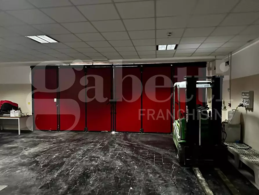 Immagine 15 di Capannone industriale in vendita  in Via Dei Calafati a Molfetta
