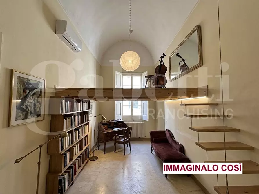 Immagine 11 di Appartamento in vendita  in Via Corte dei Guarini, 11 a Lecce