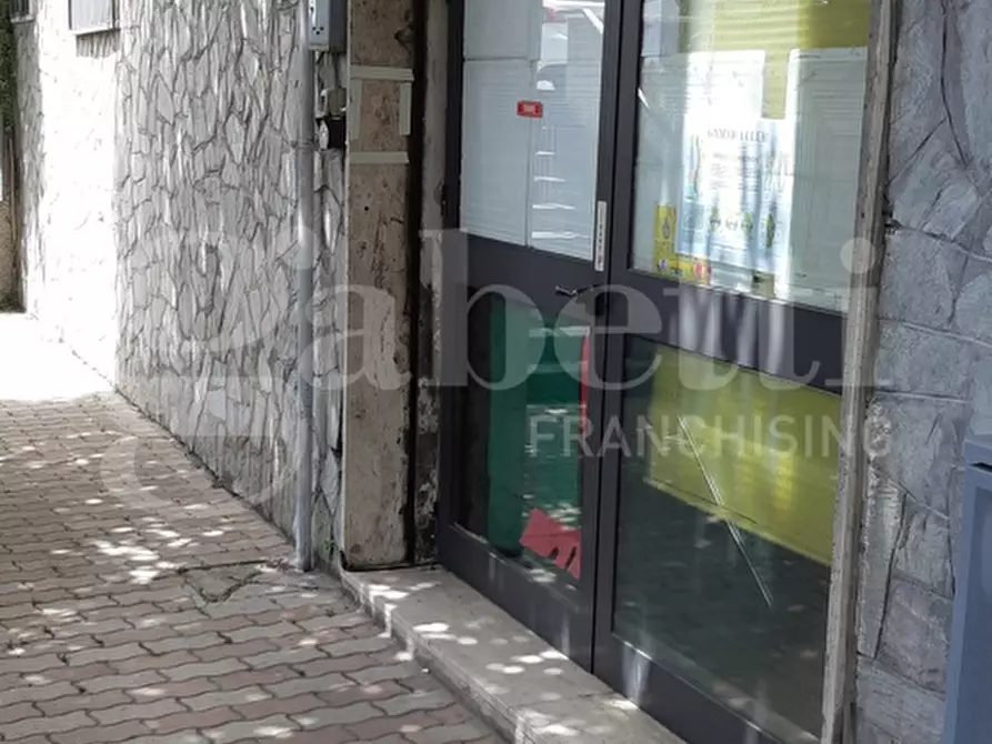 Immagine 14 di Magazzino in vendita  in Viale Dei Bizantini, 270 a Catanzaro