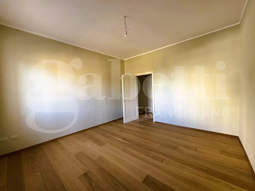 Immagine 27 di Appartamento in vendita  in Piazza Montale, 3 a Lecce