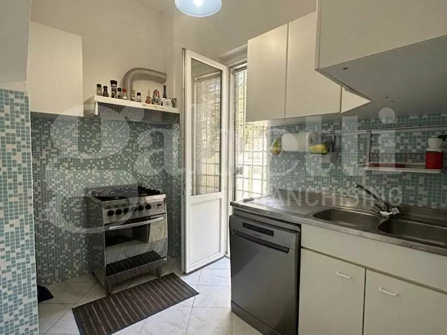 Immagine 16 di Casa trifamiliare in vendita  in Via lungomare tor san lorenzo, 57 a Ardea